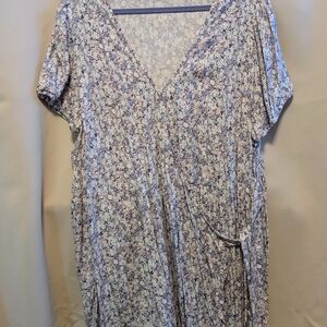 Arizona Jean Company Floral V-Neck Blouse